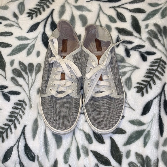 Olukai Pehuea Li sneakers slip on shoes lace up casual breathable - Picture 2 of 3